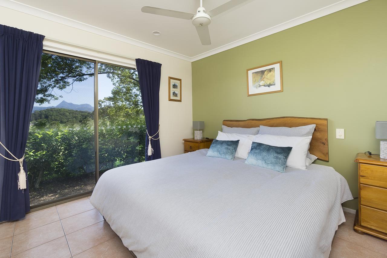 ฮิลล์เครสต์ เมาน์เทน วิว รีทรีต Bed & Breakfast Crystal Creek ภายนอก รูปภาพ