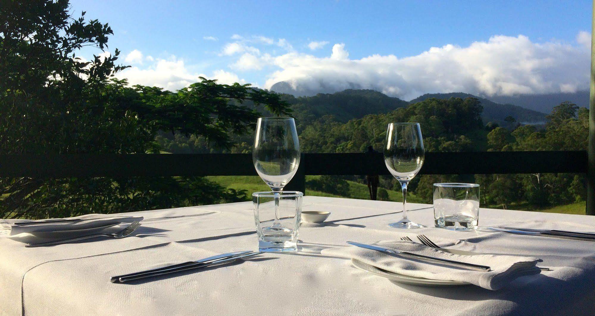 ฮิลล์เครสต์ เมาน์เทน วิว รีทรีต Bed & Breakfast Crystal Creek ภายนอก รูปภาพ